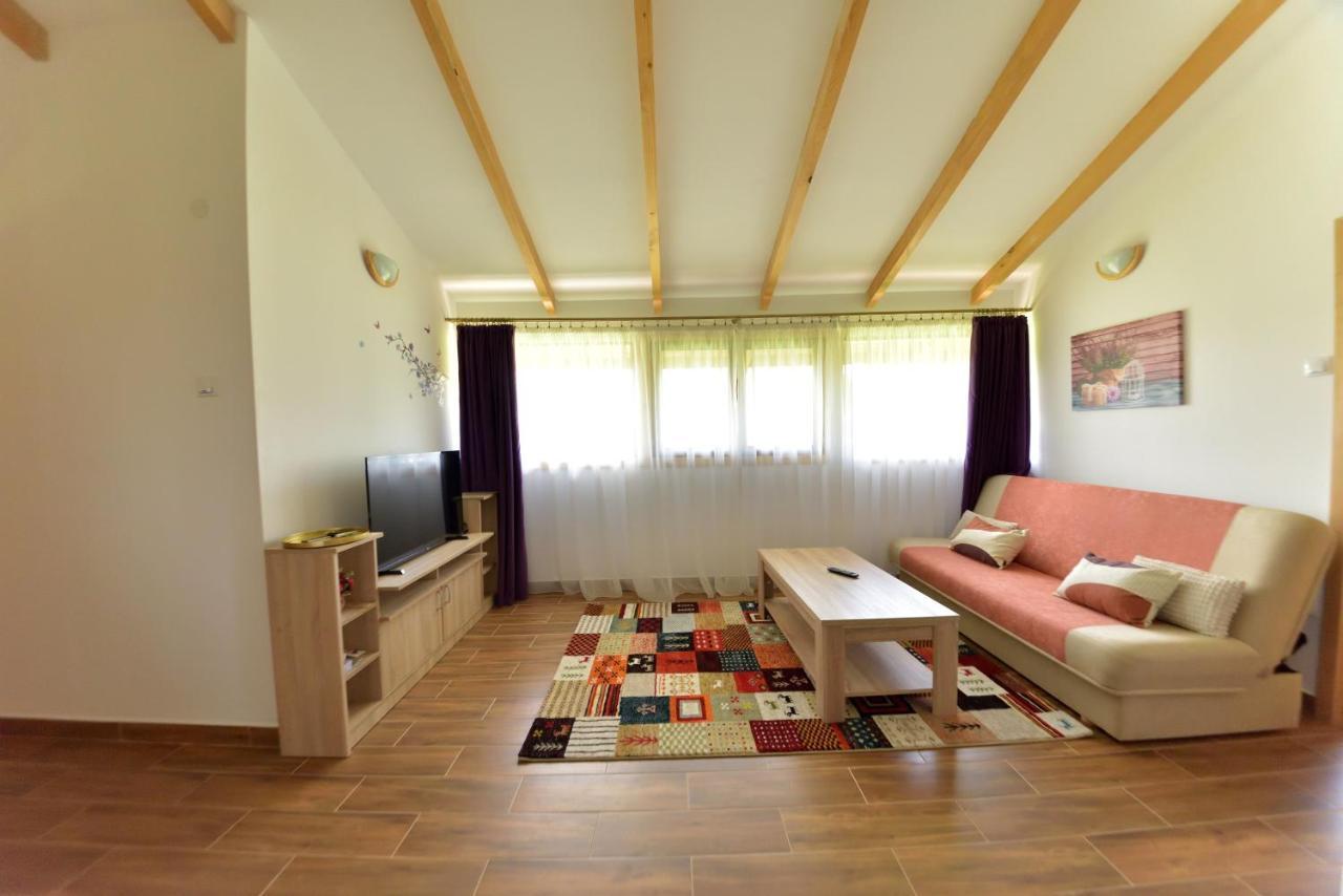 La Livada Villa Valea Danului Luaran gambar