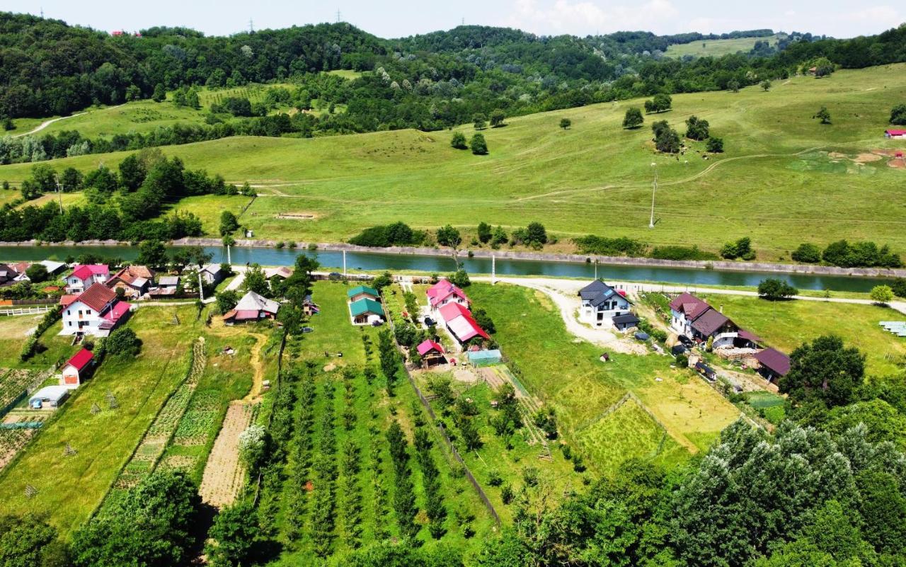 La Livada Villa Valea Danului Luaran gambar