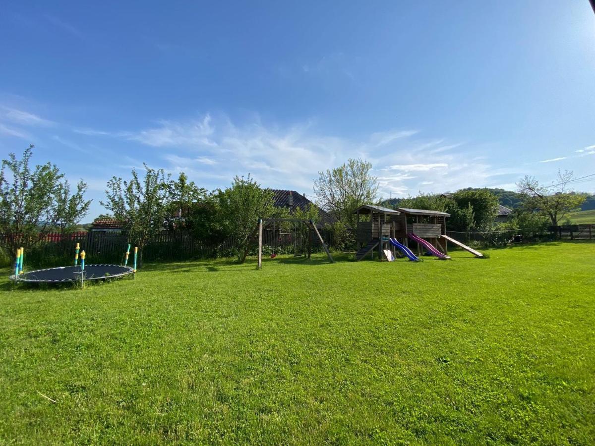 La Livada Villa Valea Danului Luaran gambar