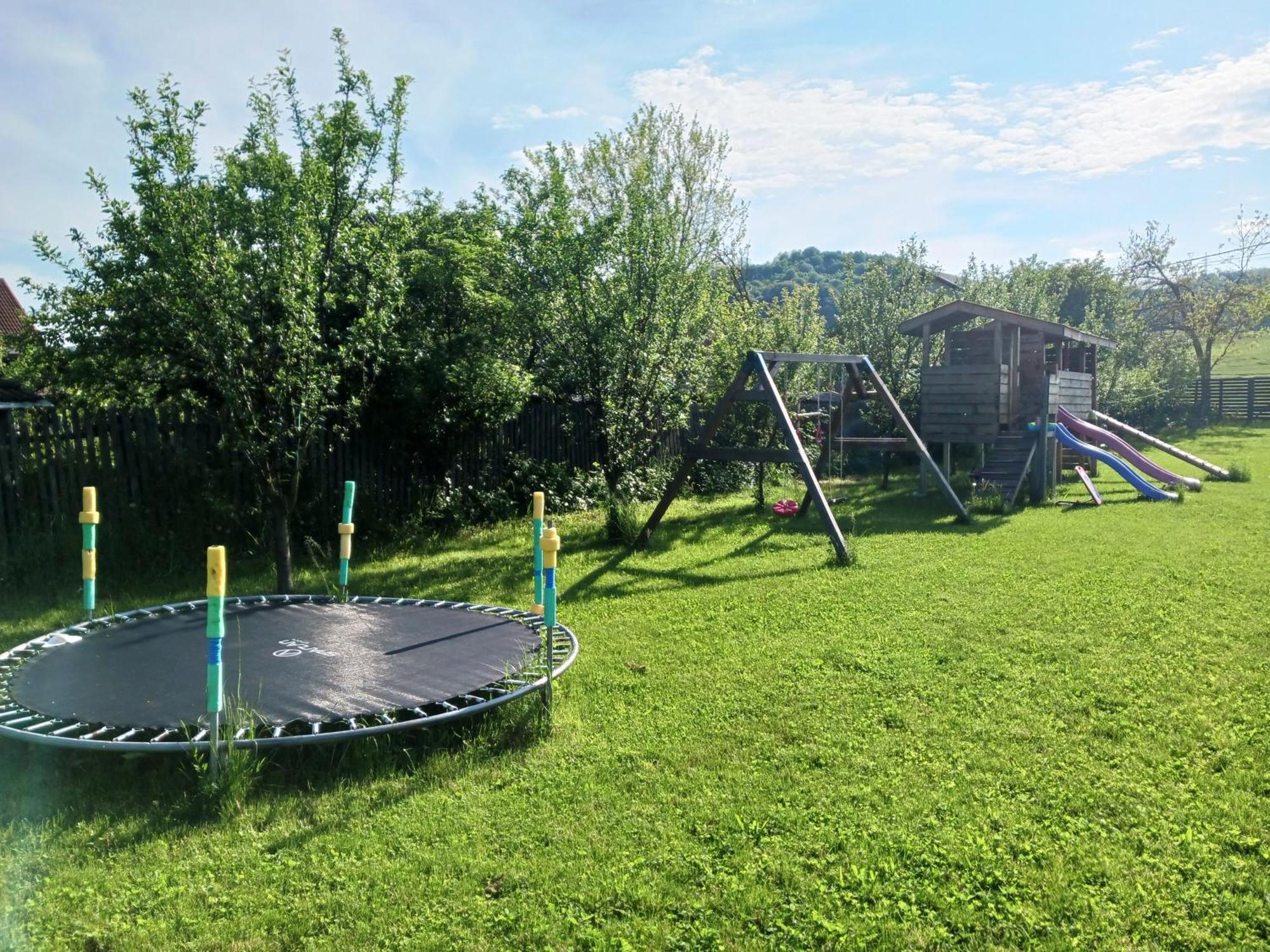 La Livada Villa Valea Danului Luaran gambar