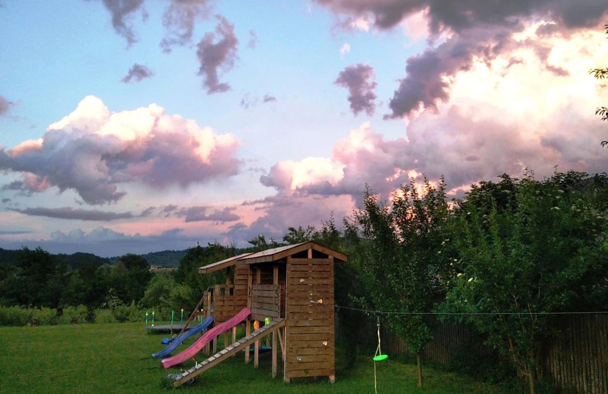 La Livada Villa Valea Danului Luaran gambar